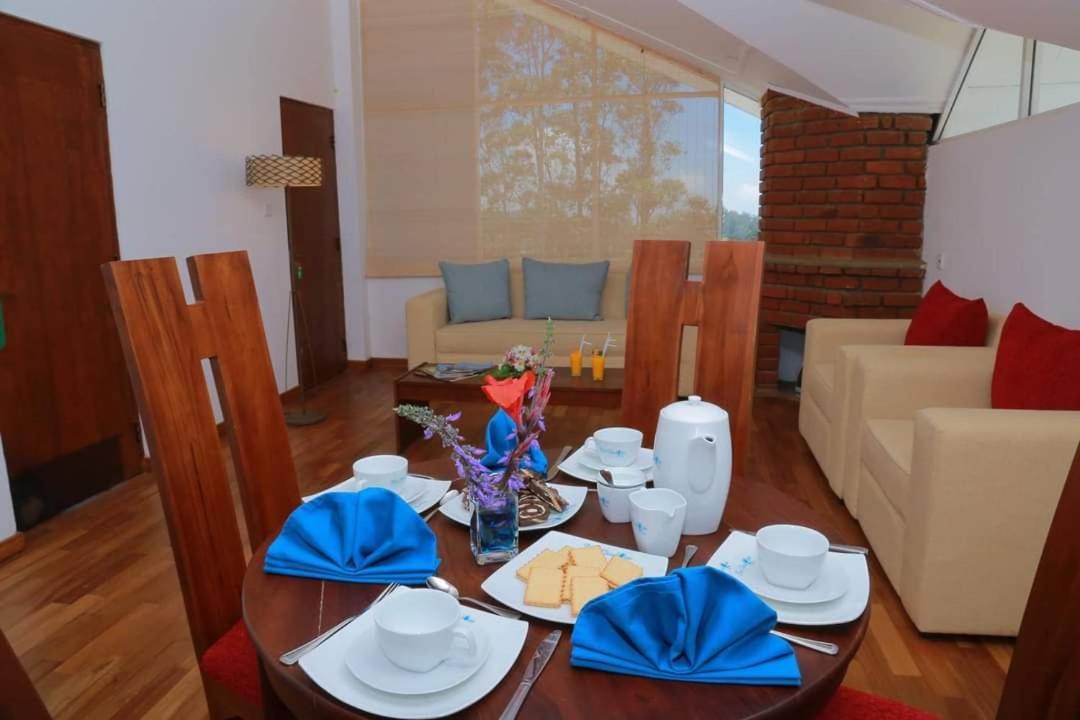 Blue Meadows Nuwaraeliya Hotel Нувара Елия Екстериор снимка